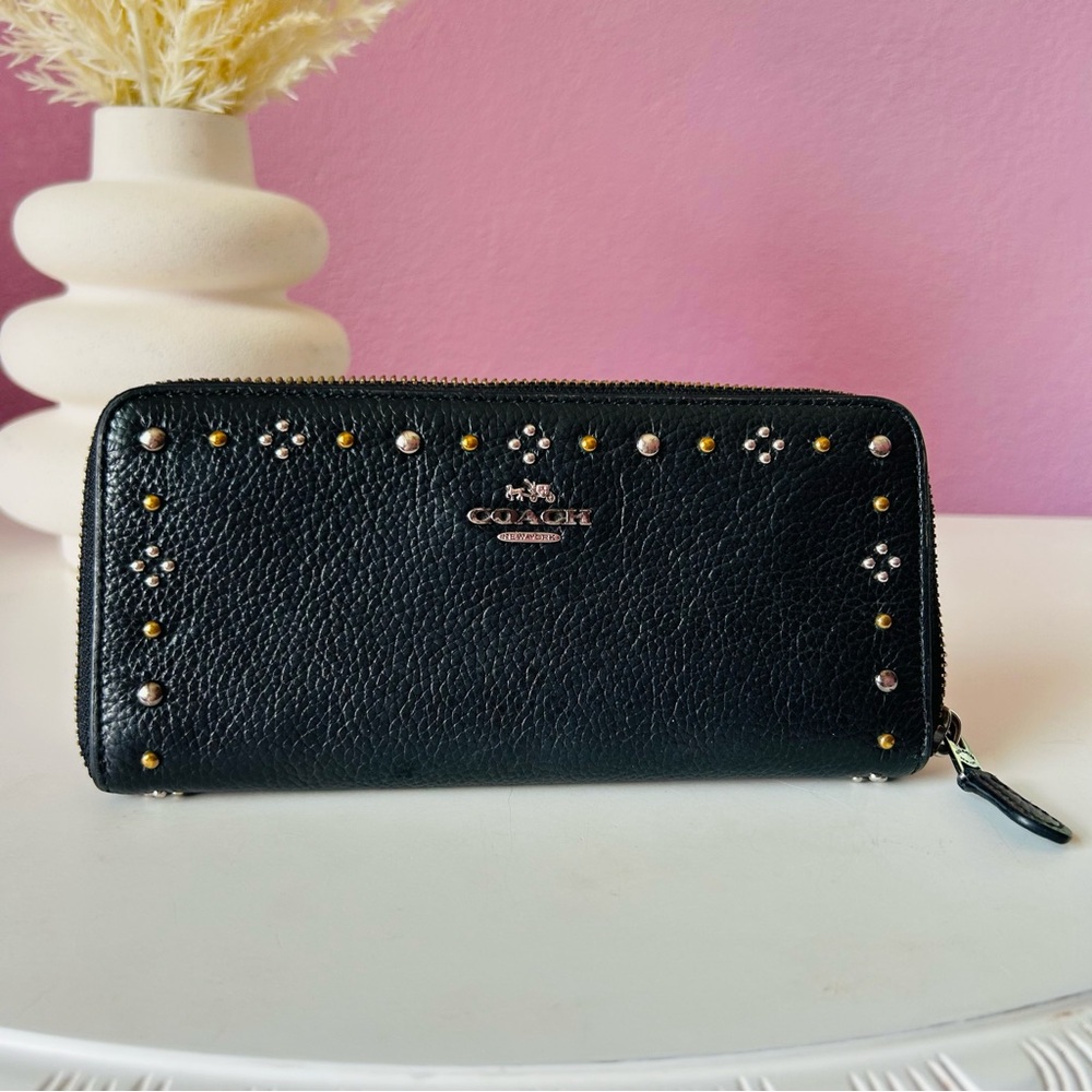 Coach Daisy Studded Black Leather Zip Wallet